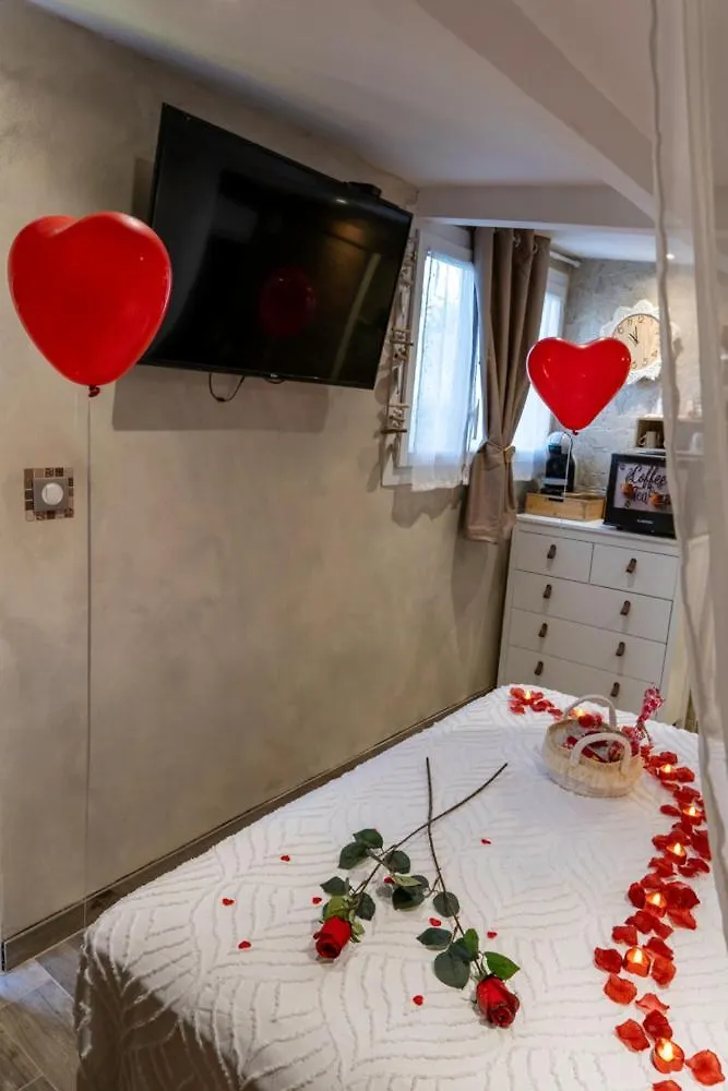 Une Cle Pour Deux - Chambre Romantique Avec Patio & Spa Privatifs Cuges-les-Pins