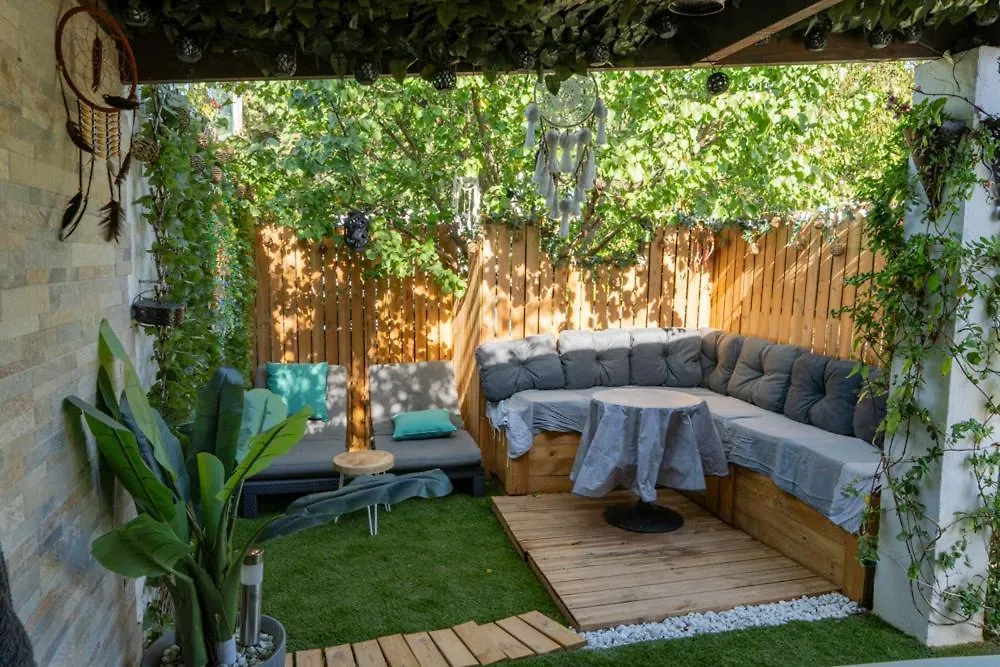 Bed and Breakfast Une Cle Pour Deux - Chambre Romantique Avec Patio & Spa Privatifs Cuges-les-Pins
