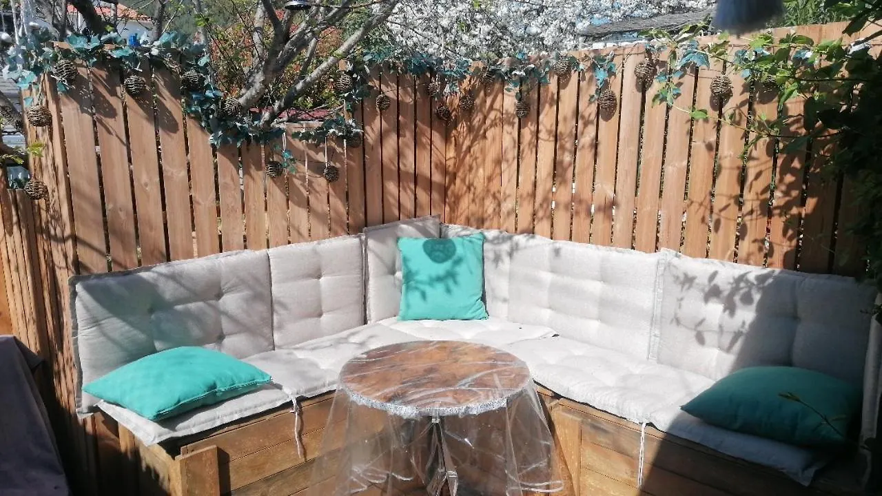 Une Cle Pour Deux - Chambre Romantique Avec Patio & Spa Privatifs Cuges-les-Pins 0*,  Γαλλία