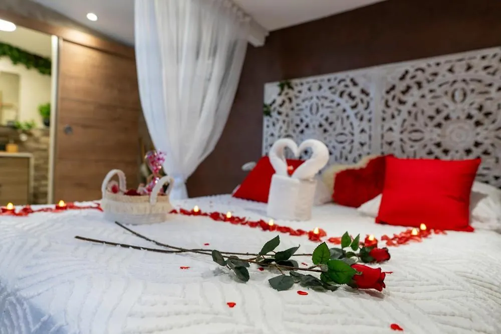 فندق مبيت وإفطار كوجيس ليه بينس Une Cle Pour Deux - Chambre Romantique Avec Patio & Spa Privatifs