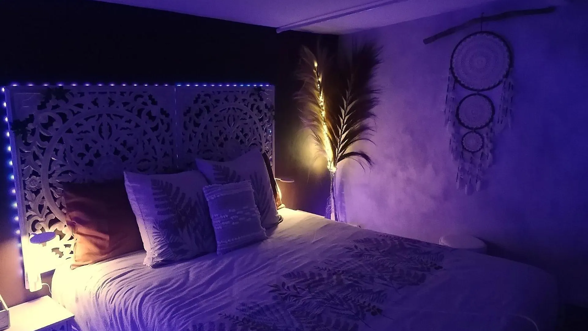 كوجيس ليه بينس Une Cle Pour Deux - Chambre Romantique Avec Patio & Spa Privatifs فرنسا
