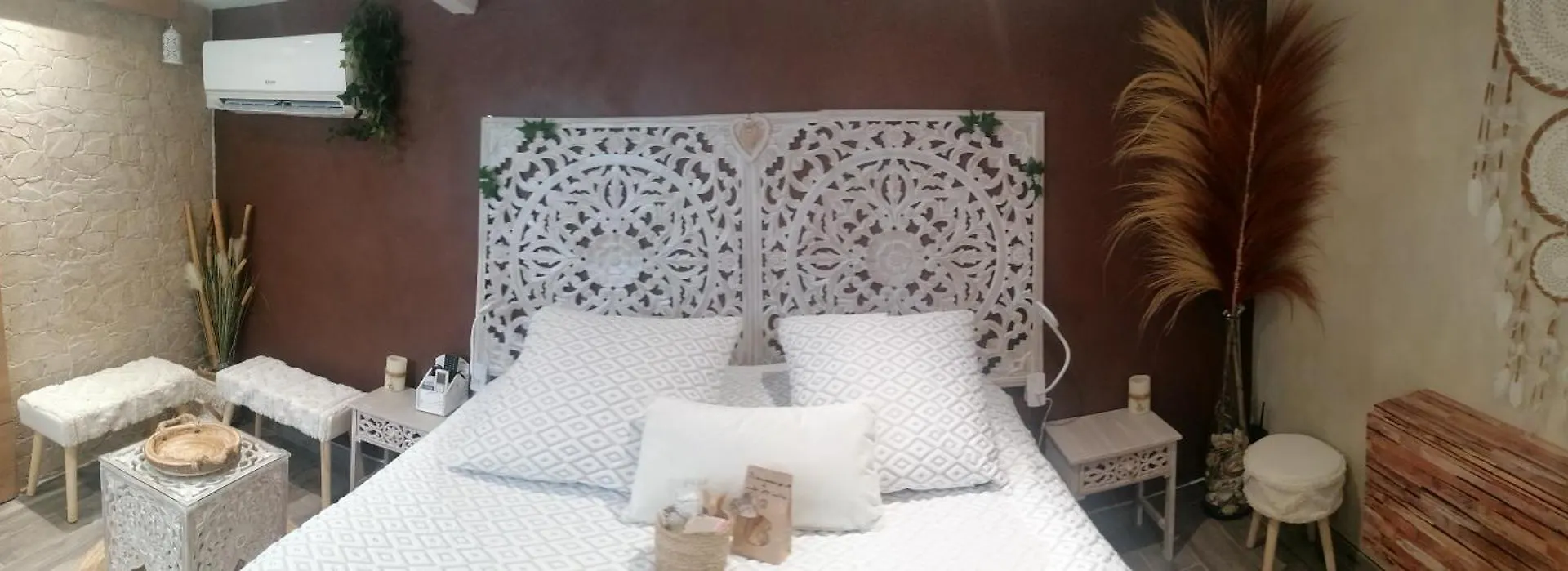 فندق مبيت وإفطار كوجيس ليه بينس Une Cle Pour Deux - Chambre Romantique Avec Patio & Spa Privatifs فرنسا